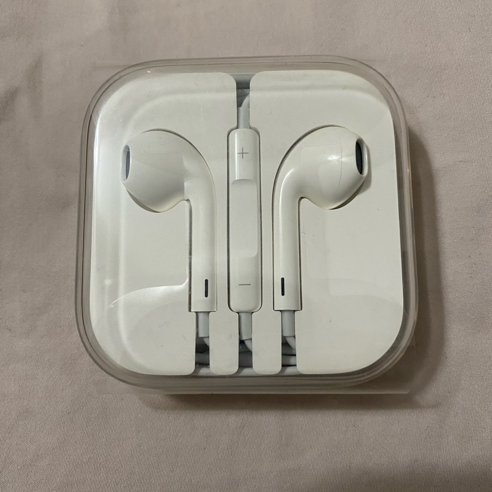 Apple wired headphones 3.5mm jack new in box